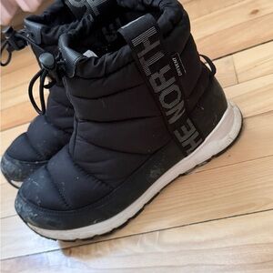 The North Face Kids Black Snow Boots